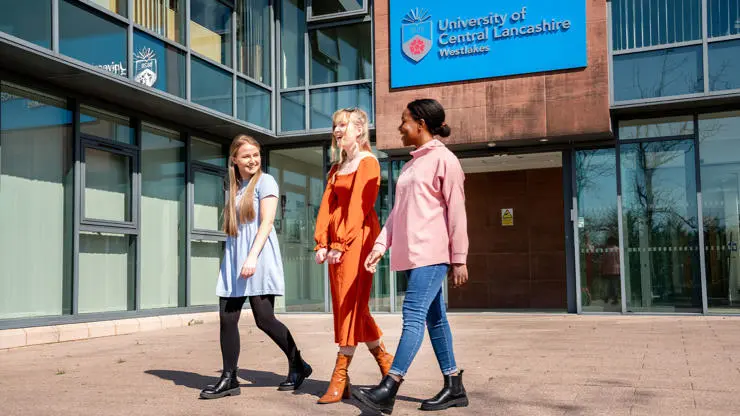 Students enjoying a sunny day on our Westlakes Campus